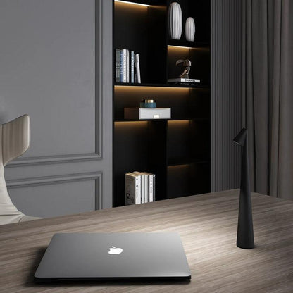 Modern Minimalist Masa Lambası
