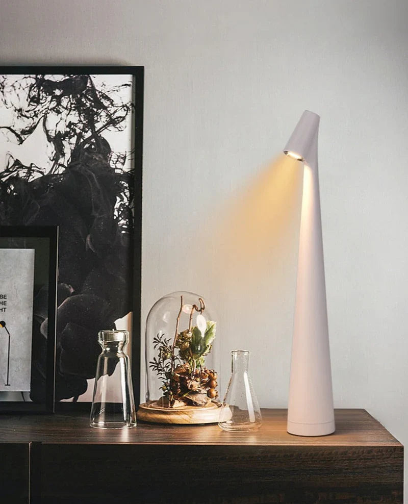 Modern Minimalist Masa Lambası