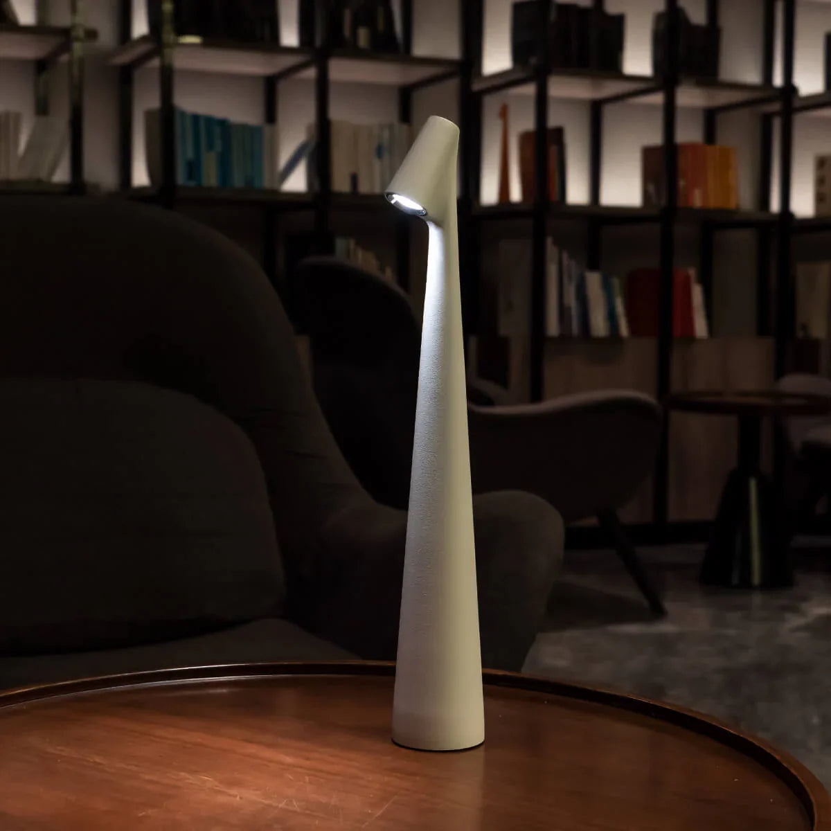 Modern Minimalist Masa Lambası