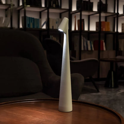 Modern Minimalist Masa Lambası